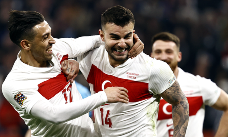 Last-Minute Goal: Football Fan Wins HUGE 7-Fold Bet!
