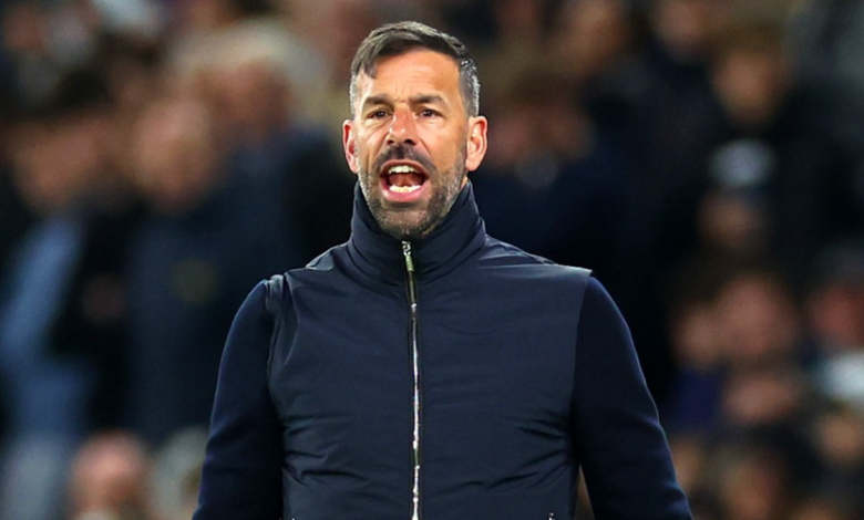 Van Nistelrooy Axes Winks: Leicester Row Reason